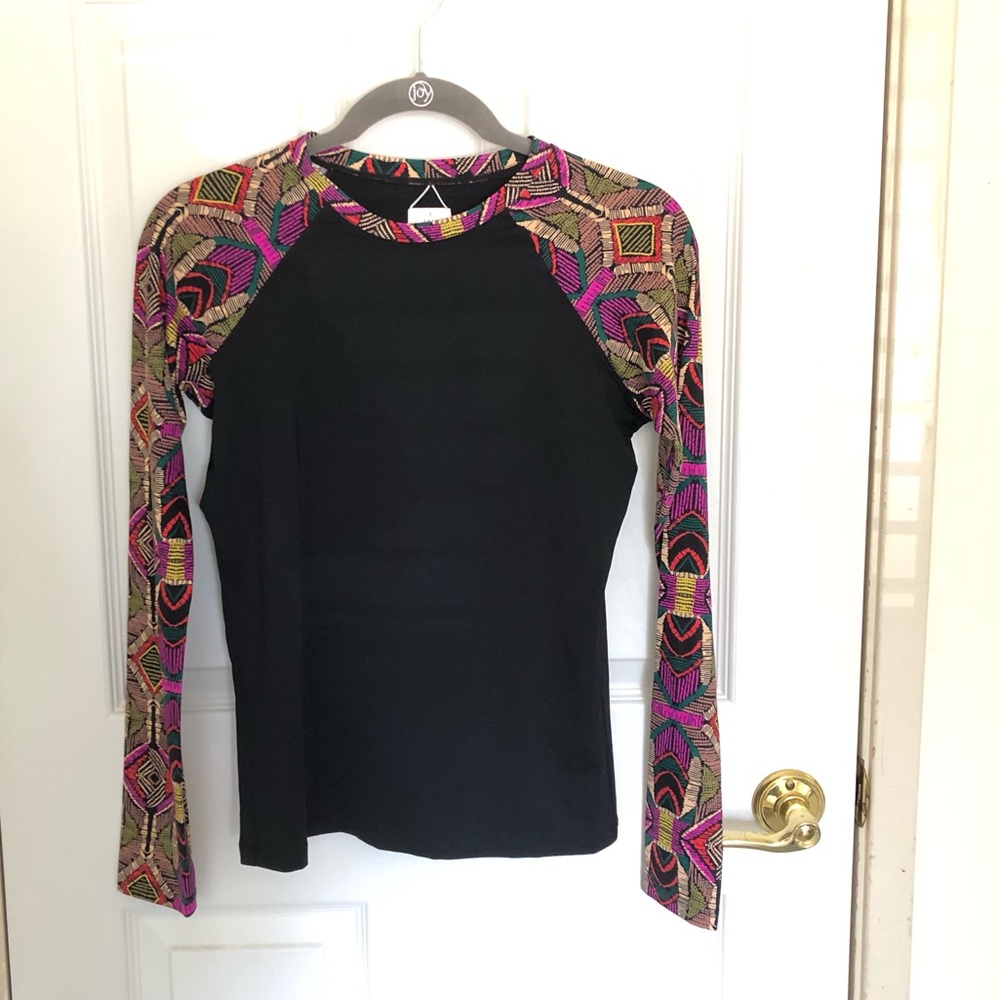 Billabong Women’s Large Rashguard.